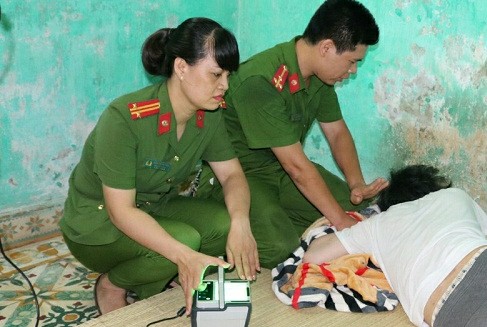 Công an quận Lê Chân: Cấp căn cước công dân cho người bị bệnh tại nhà